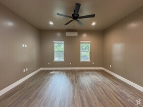 555 E 4th St in Chico, CA - Building Photo - Building Photo