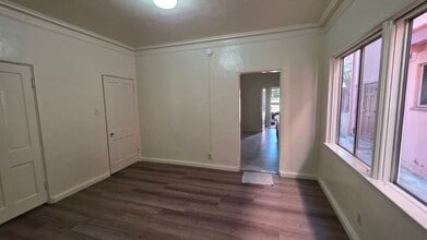 1251 W 36th St in Los Angeles, CA - Building Photo - Building Photo