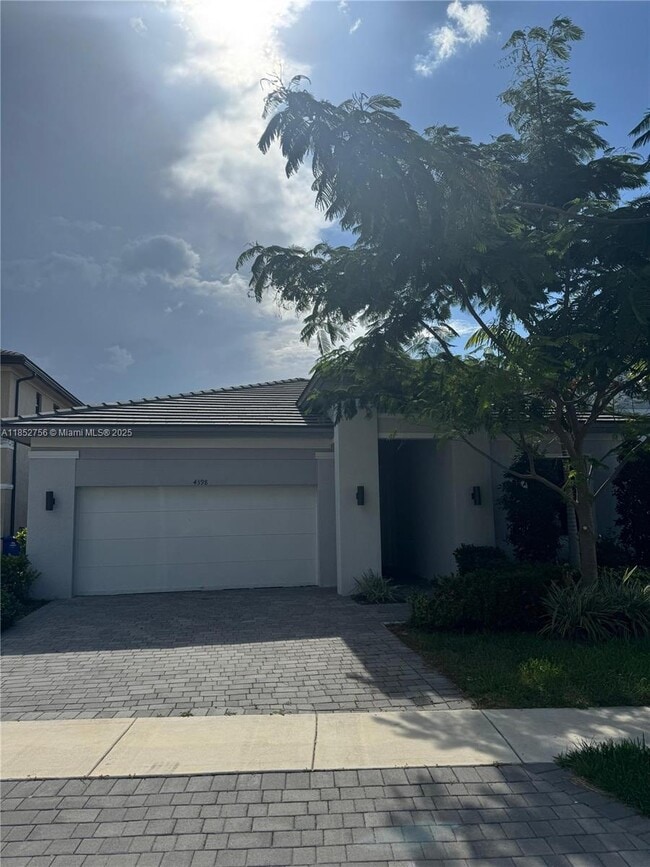 4398 SW 173rd Ave in Miramar, FL - Building Photo - Building Photo