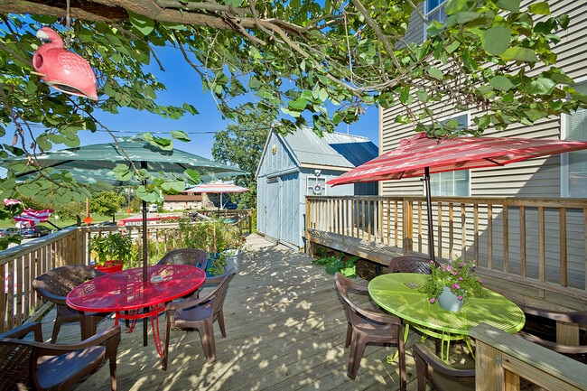 1910 Donner St, Unit Yough Room in Boston, PA - Building Photo - Building Photo