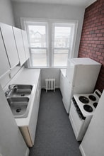 1330 Locust St in Dubuque, IA - Building Photo - Building Photo