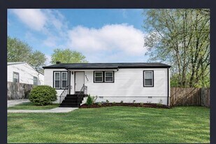 6200 Laredo Ave in Nashville, TN - Building Photo