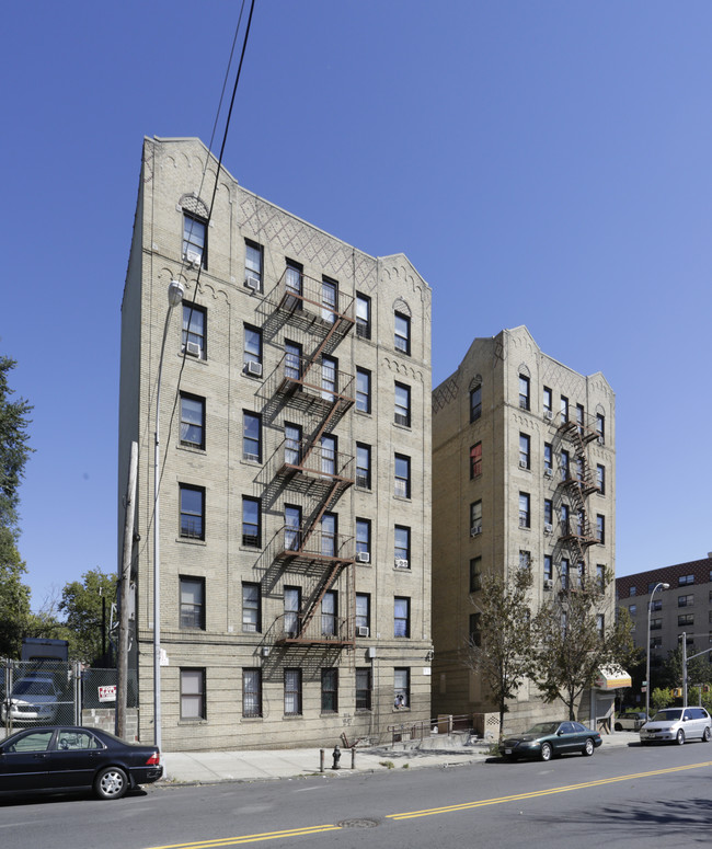 865 E 167th St in Bronx, NY - Building Photo - Building Photo