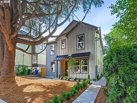 1610-1612 SE Morrison St in Portland, OR - Building Photo