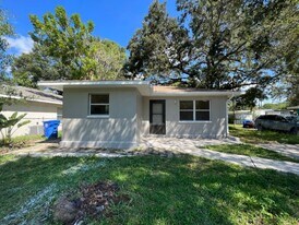 2213 9th Ave E in Bradenton, FL - Building Photo