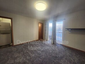 4511 Folker St in Anchorage, AK - Building Photo - Building Photo