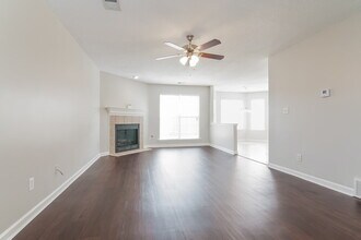 7837 Pinefrost Ln in Memphis, TN - Foto de edificio - Building Photo