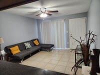 209 Lake Brook Cir, Unit 206 in Brandon, FL - Building Photo - Building Photo