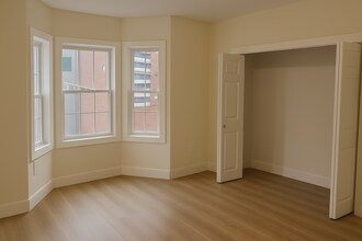 264 Bowen St in Boston, MA - Building Photo - Building Photo