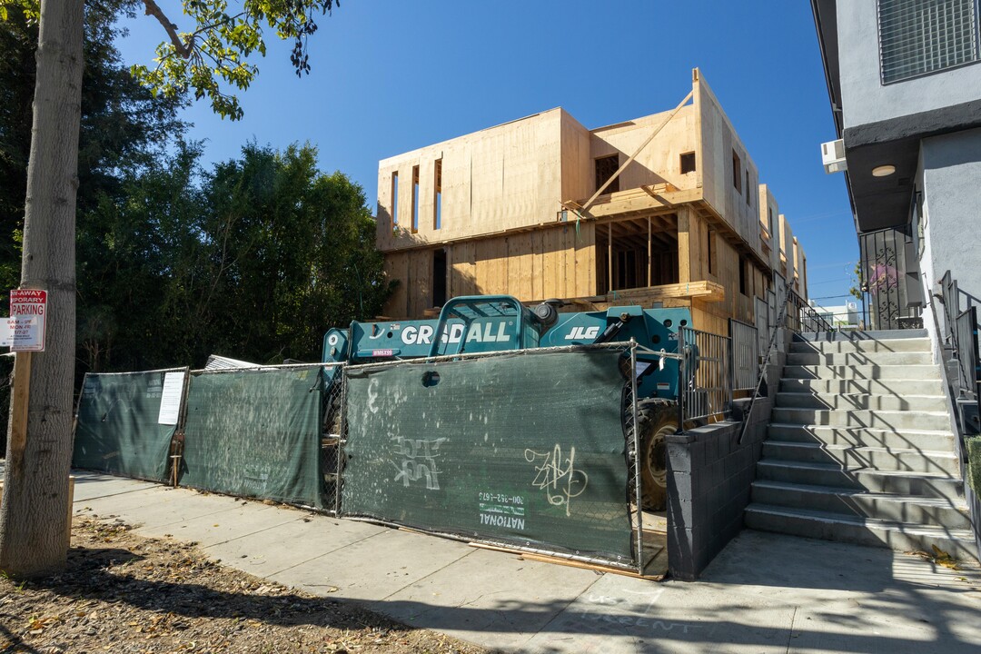 1013 N Spaulding Ave in West Hollywood, CA - Building Photo