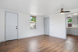 2228 SW Grand Blvd in Oklahoma City, OK - Foto de edificio - Building Photo