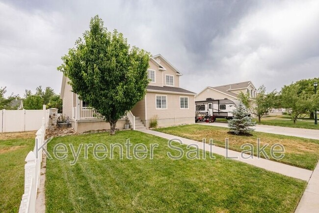 1348 E Hawk Way in Eagle Mountain, UT - Building Photo - Building Photo