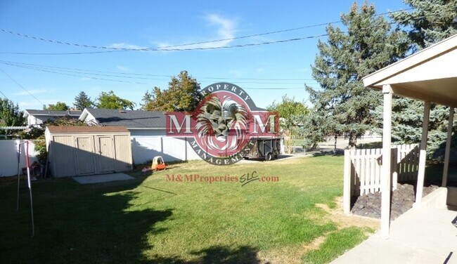 2332 W 6200 S in Salt Lake City, UT - Foto de edificio - Building Photo