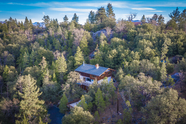 52915 Middle Ridge Dr in Idyllwild, CA - Building Photo - Building Photo