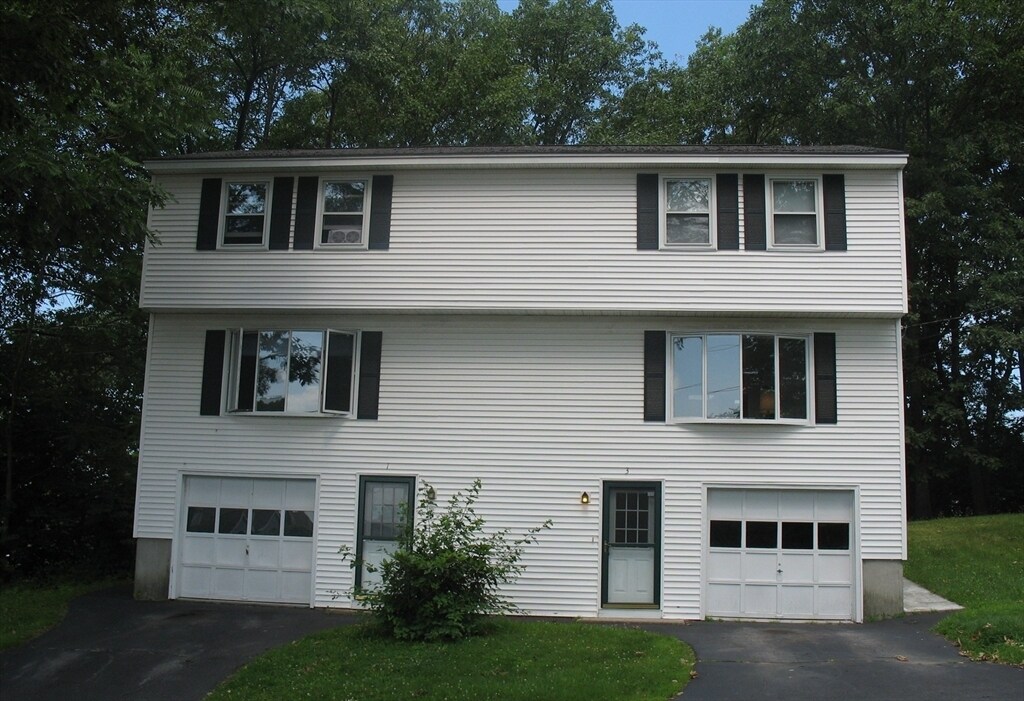3 Greenhalge St in Worcester, MA - Building Photo