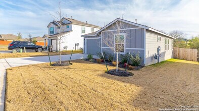 5626 Rosillo Gate in San Antonio, TX - Building Photo - Building Photo