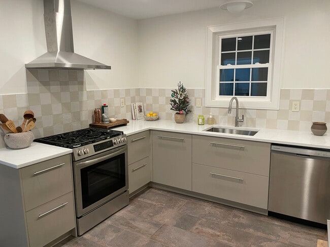 314 Springfield St in Chicopee, MA - Building Photo - Building Photo