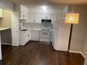 5545 Oak Branch Cir N in Memphis, TN - Building Photo - Building Photo