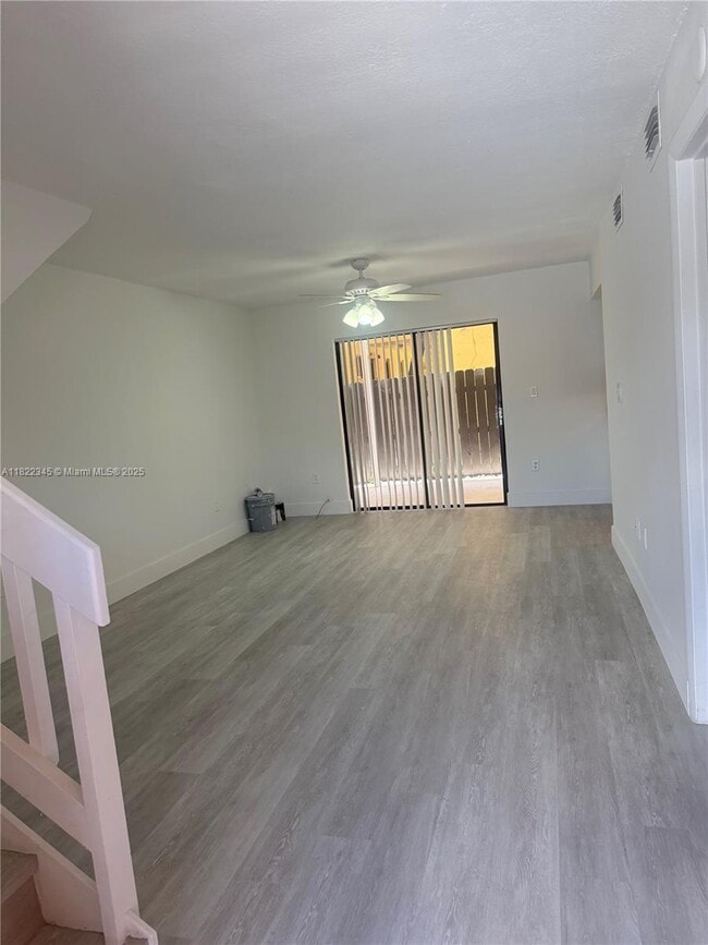 2354 W 62nd St in Hialeah, FL - Building Photo - Building Photo