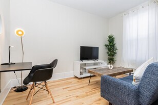 937 Rue Sainte-Marguerite, Unit SI ID1335080P in Montréal, QC - Building Photo