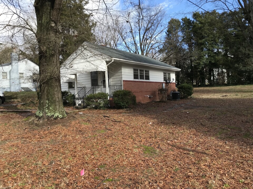 1500 Carolina St in High Point, NC - Building Photo