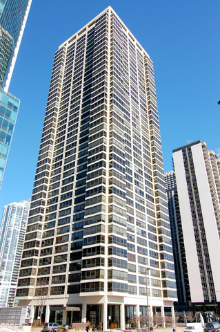 property at 360 E Randolph St