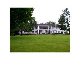 The Plantation in Toledo, IA - Building Photo