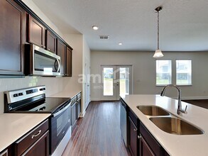 2114 Saffron Walden Dr in Plant City, FL - Building Photo - Building Photo