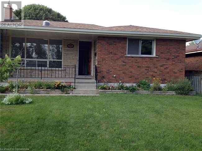 26 Wiltshire Dr in Brantford, ON - Building Photo - Building Photo