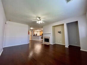 12347 Carmel Dale Ln in Houston, TX - Foto de edificio - Building Photo