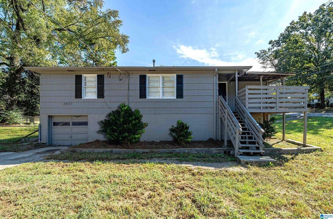 1301 5th Pl NW in Center Point, AL - Building Photo