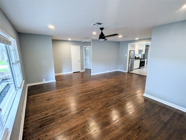 property at 3111 Deal St