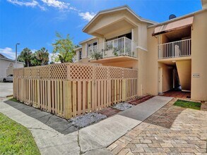 4154 NW 79th Ave in Doral, FL - Building Photo - Building Photo