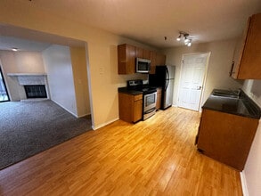 1350 Brook St in St. Charles, IL - Building Photo - Building Photo