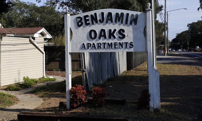 Benjamin Oaks Apartment in Pensacola, FL - Building Photo - Building Photo