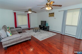 2 Pulaski Pl in Hackensack, NJ - Building Photo - Building Photo
