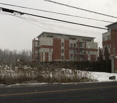 997 Champagne in Laval, QC - Building Photo
