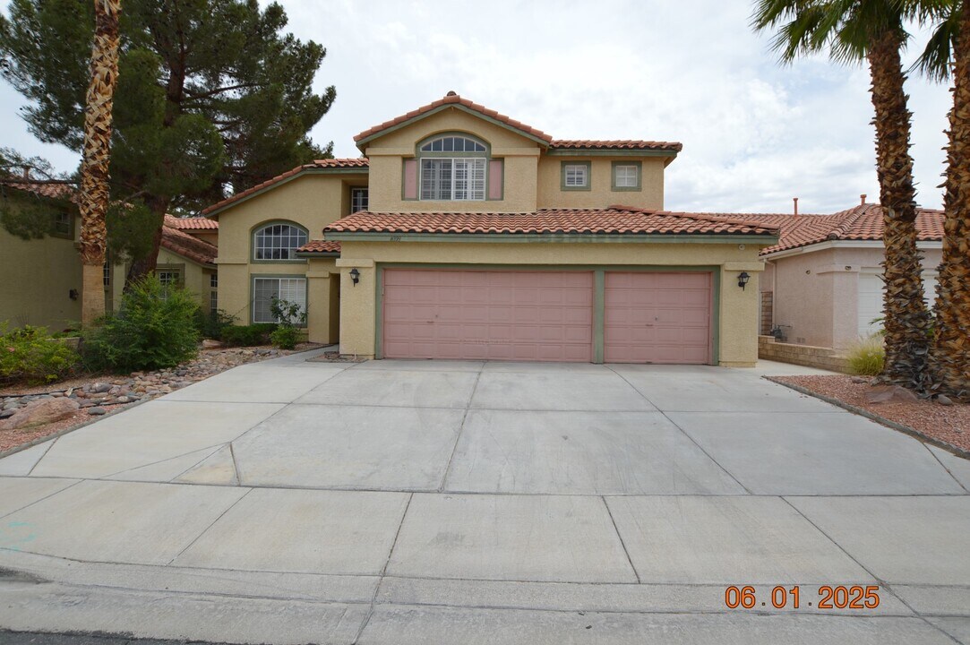 8399 Abita Cir in Las Vegas, NV - Building Photo