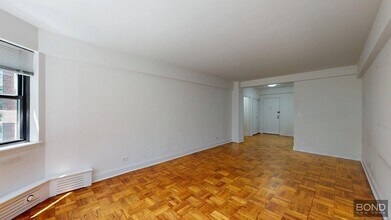 219 E 69th St in New York, NY - Building Photo - Building Photo