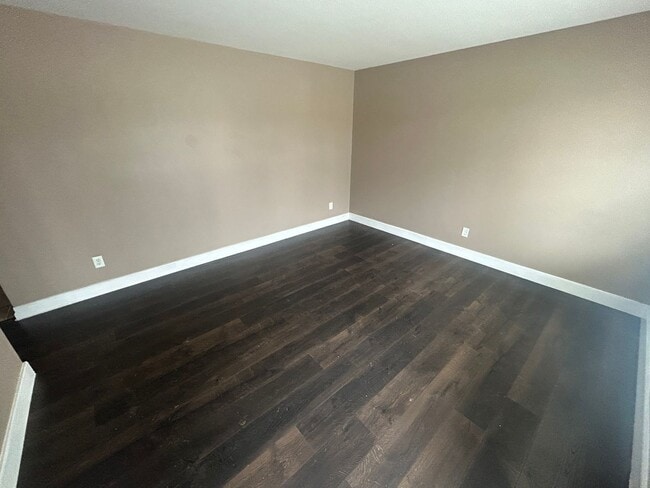 205 Lesane Ct in Louisville, KY - Building Photo - Building Photo