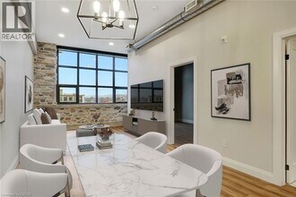 15 Main St in Cambridge, ON - Building Photo - Building Photo