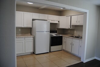 815 Shirley St in La Marque, TX - Building Photo - Building Photo