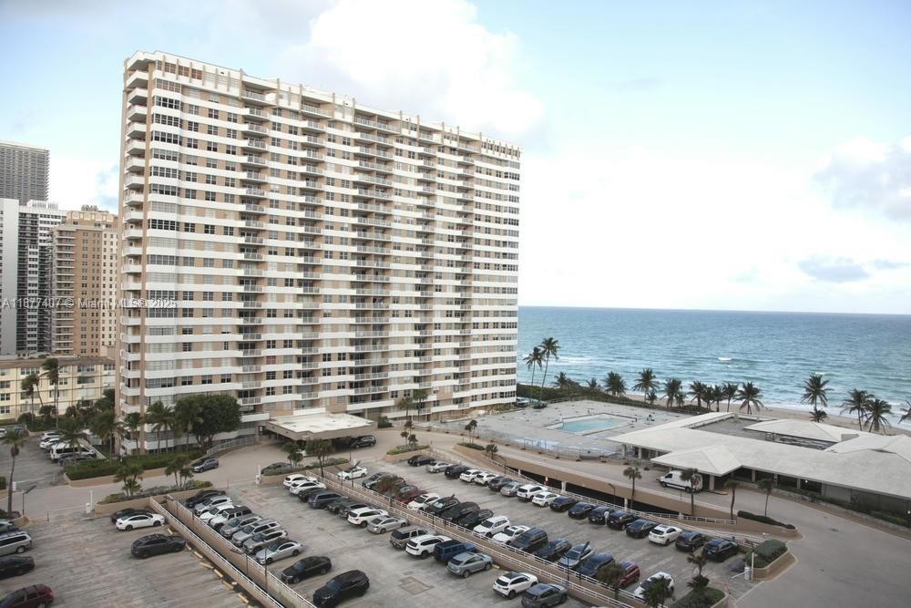 1980 S Ocean Dr in Hallandale Beach, FL - Foto de edificio