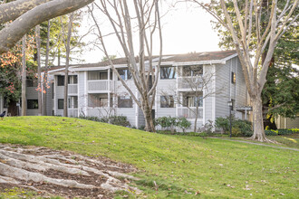 938 Clark Ave in Mountain View, CA - Building Photo - Building Photo