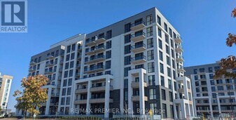 720 Whitlock Ave in Milton, ON - Building Photo