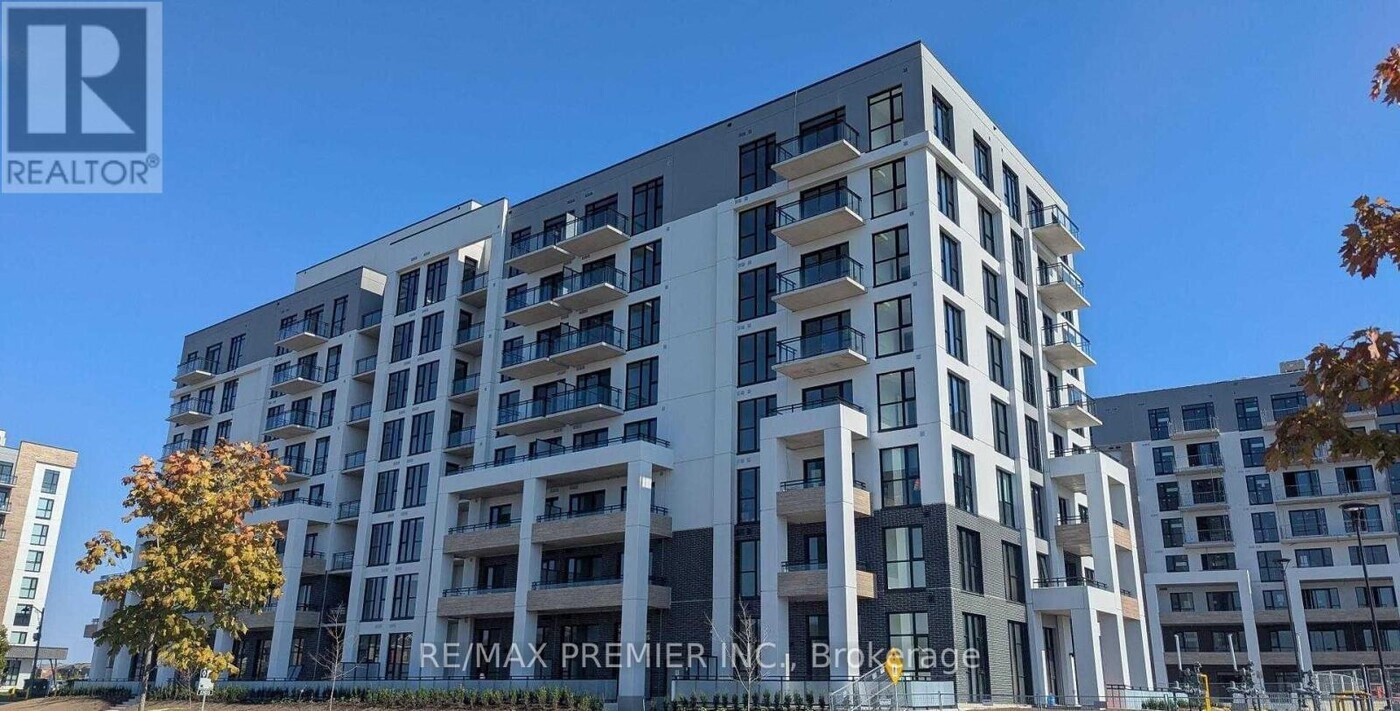 720 Whitlock Ave in Milton, ON - Building Photo