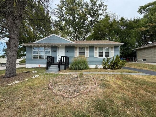 property at 8629 Elwyn Dr