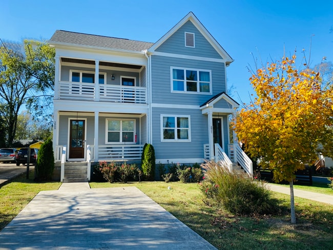 property at 2909 Murray Cir