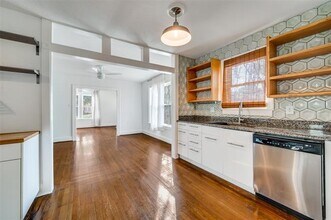 2615 W Brooklyn Ave in Dallas, TX - Building Photo - Building Photo