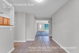 6775 Middlebrook Blvd in Middleburg Heights, OH - Building Photo - Building Photo